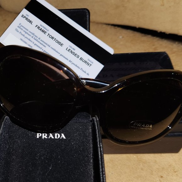 Prada - Picture 1 of 1